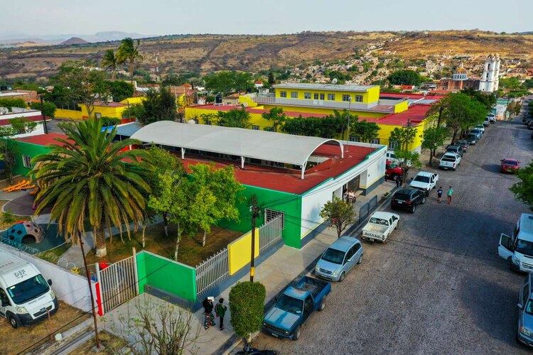 Jardín de niños "María Amparo", en Juchitlán, Jalisco, beneficiado por los avances en educación.