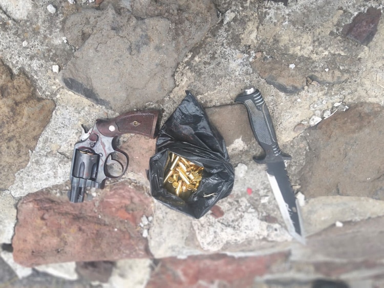 En la zona del tiroteo se aseguró un arma, cartuchos y un cuchillo