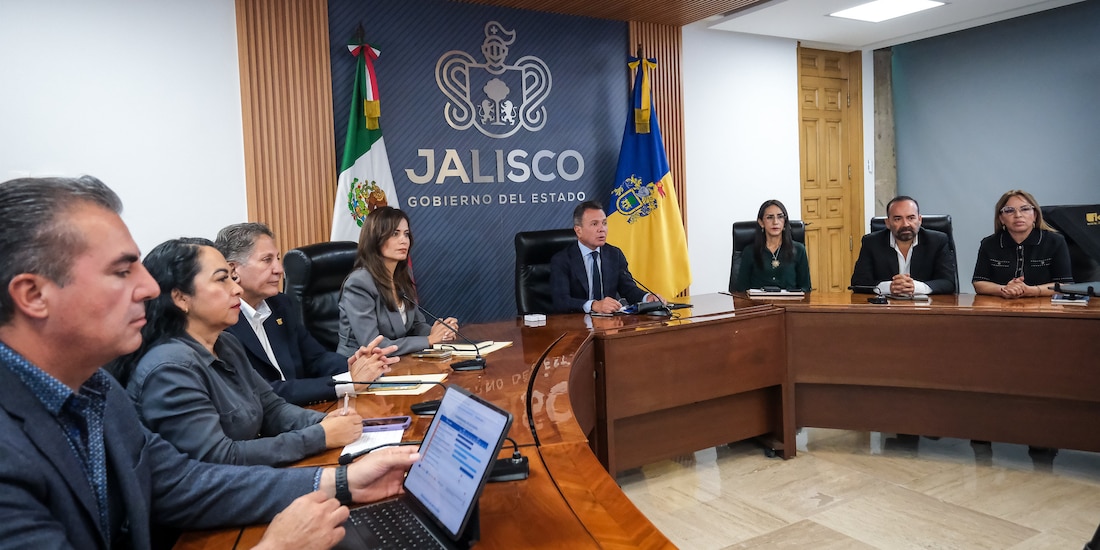 En la imagen el Gobernador constitucional.