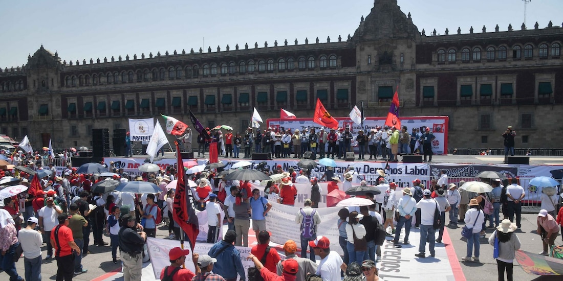 Integrantes de la CNTE protestan en la Ciudad de México, el 1 de mayo de 2026.