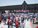 Integrantes de la CNTE protestan en la Ciudad de México, el 1 de mayo de 2026.