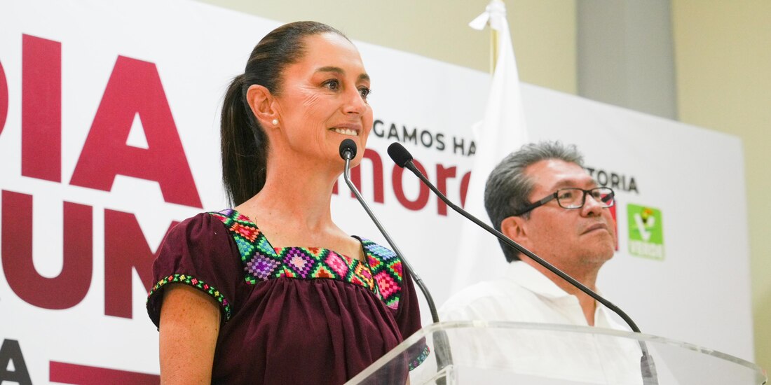Claudia Sheinbaum Pardo dialoga con habitantes de Chiapas durante su gira electoral.
