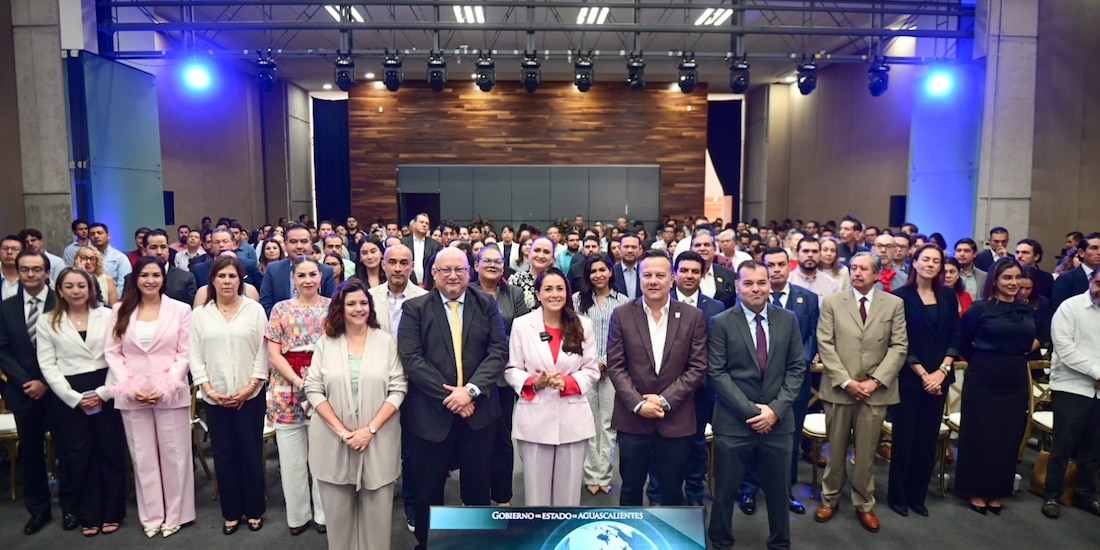 La gobernadora Tere Jiménez encabeza la apertura de la Ventanilla Digital de Inversiones en Aguascalientes.