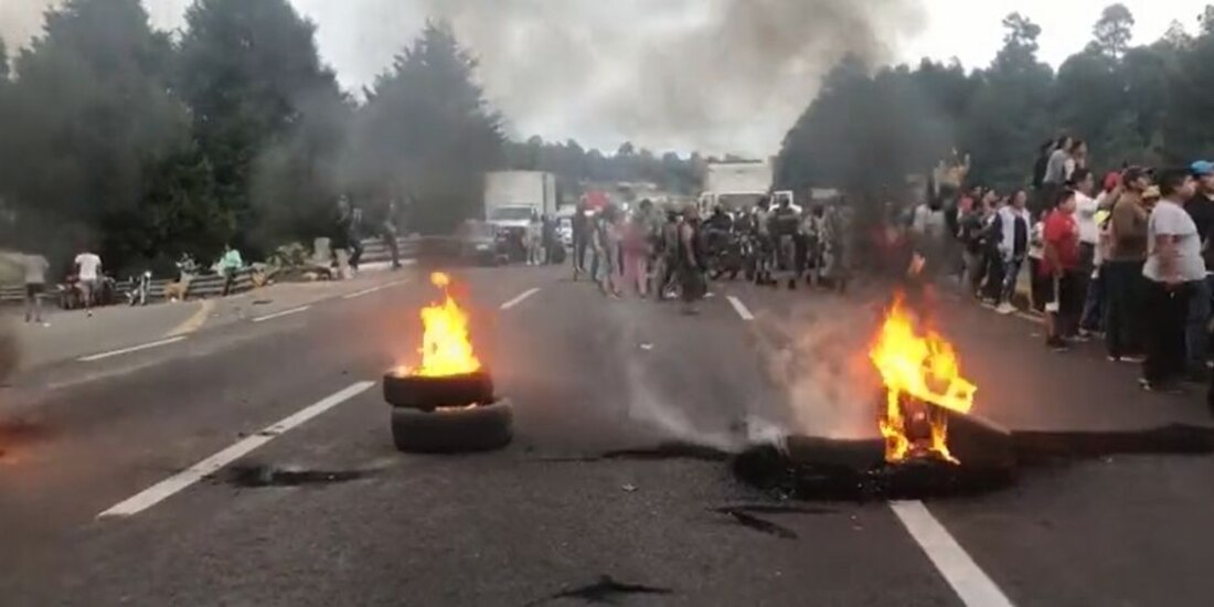 Bloqueo en la México-Puebla.