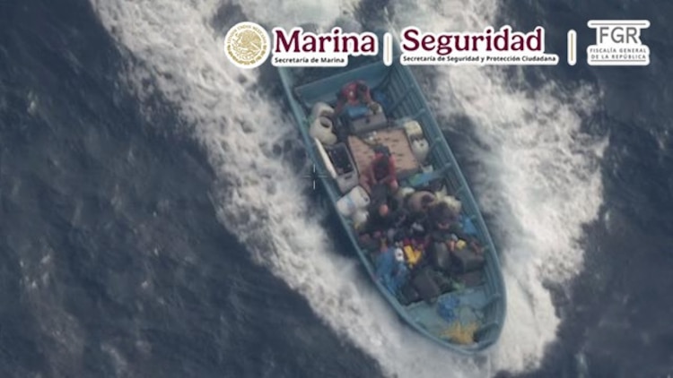 Guardia Costera de Estados Unidos contribuyó a la operación en aguas mexicanas.