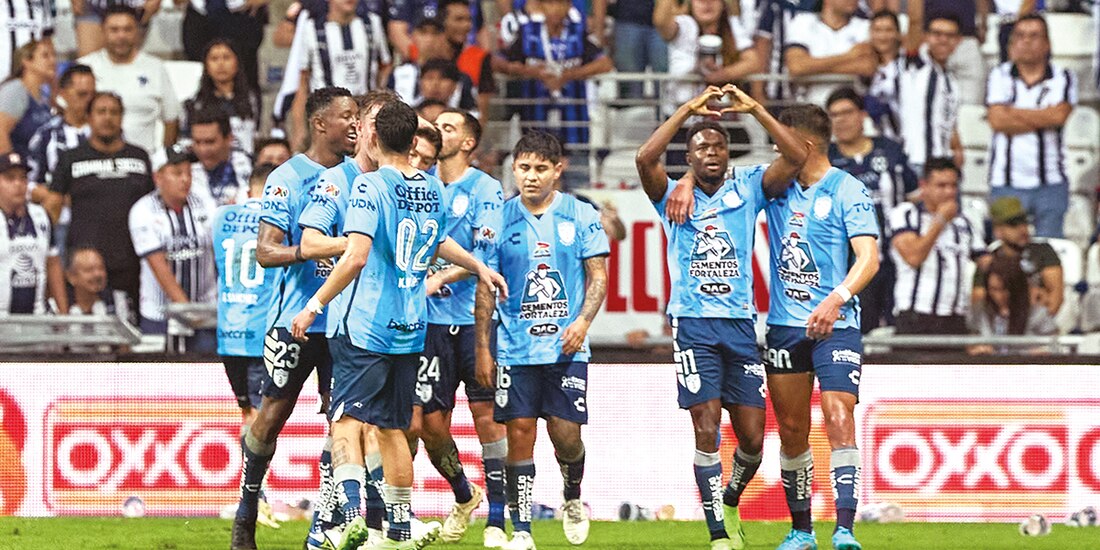 Avilés hurtado celebra la única anotación de ayer en el encuentro ante los Rayados en el Estadio BBVA.