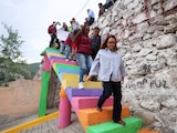 Alcaldesa Azucena Cisneros Coss realiza un recorrido con vecinos