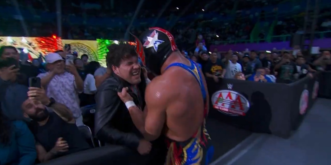 El Grande Americano ataca a Ojitos de Huevo.