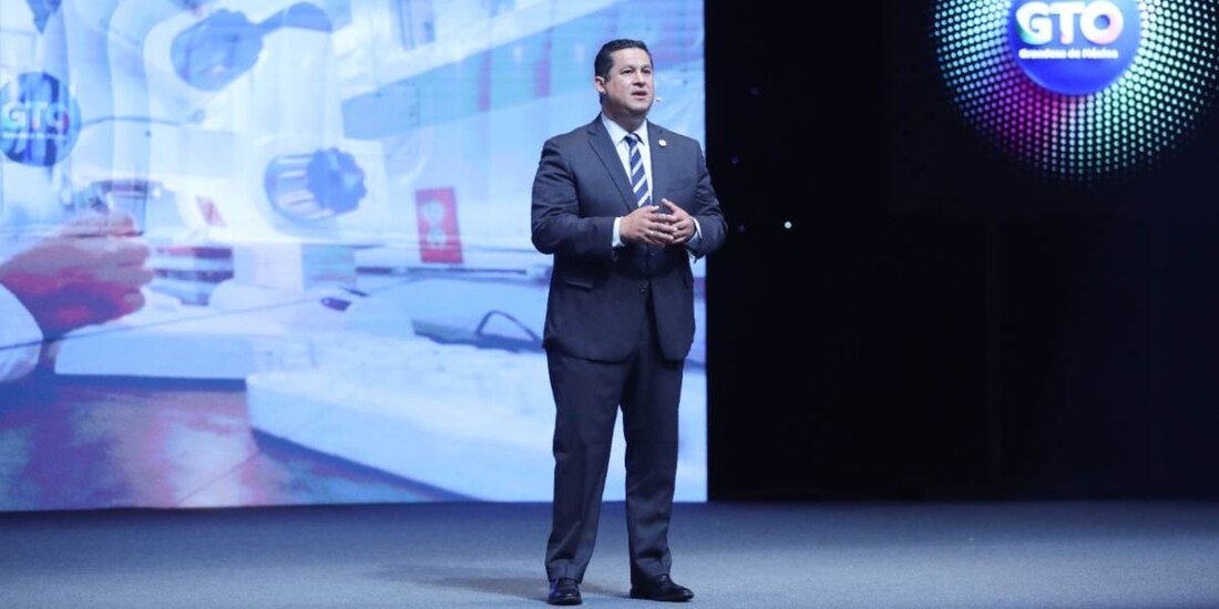 La actualización del Programa de Gobierno será una brújula confiable, que “nos oriente durante los próximos tres años, señaló Diego Sinhue, gobernador de Guanajuato.