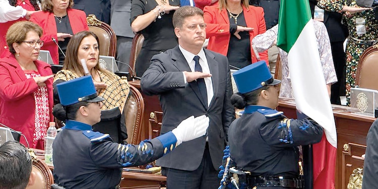 El secretario de Seguridad previo a rendir su informe ante diputados locales, ayer.