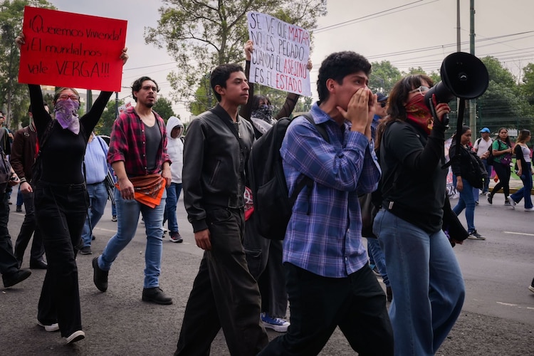 Aspectos de bloqueo registrado en vialidades del sur de la Ciudad de México
