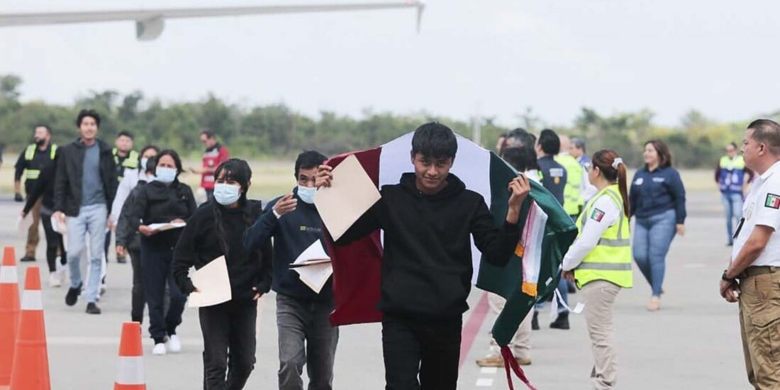 La imagen del 20 de febrero muestra la llegada de mexicanos repatriados por las autoridades de Estados Unidos al aeropuerto internacional de Tapachula
