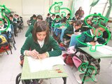 Los apoyos económicos se dan a los alumnos de educación básica.