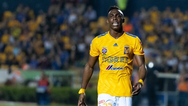 Julián Quiñones en su paso por los Tigres