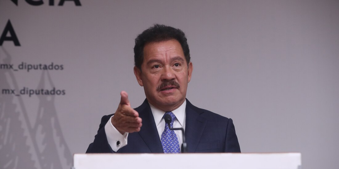 Ignacio Mier, coordinador de los diputados de Morena, en conferencia de prensa este miércoles.