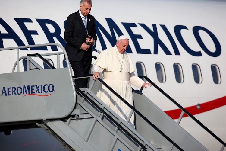 El papa Francisco, cuando aterrizó en Michoacán.