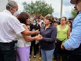 Delfina Gómez supervisa las labores de limpieza en Chalco tras las fuertes lluvias.