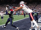 JOSH JOBE intercepta el balón en la última jugada del partido, ayer.