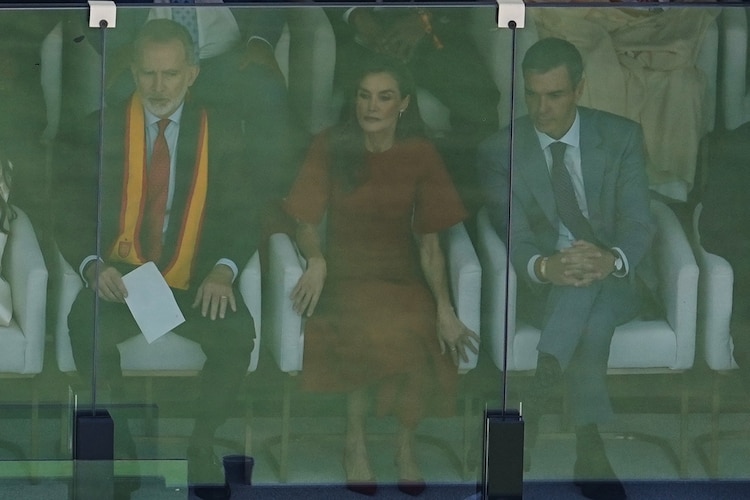 El rey de España Felipe VI y su esposa Letizia en la final de Mundial 2026