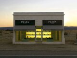 La misteriosa "tienda de Prada" en un desierto