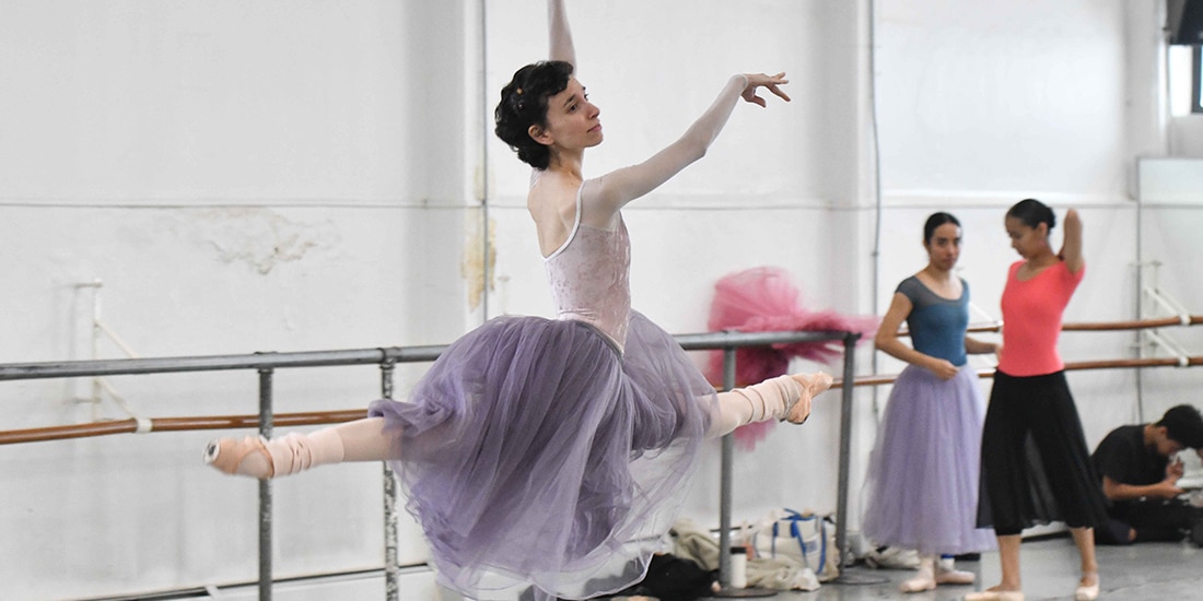 Bailarinas, ayer, durante un ensayo de El Cascanueces