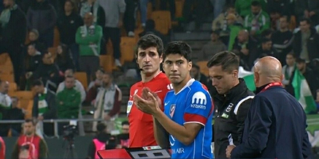 Obed Vargas en su debut con el Atlético de Madrid en la Copa del Rey ante el Betis