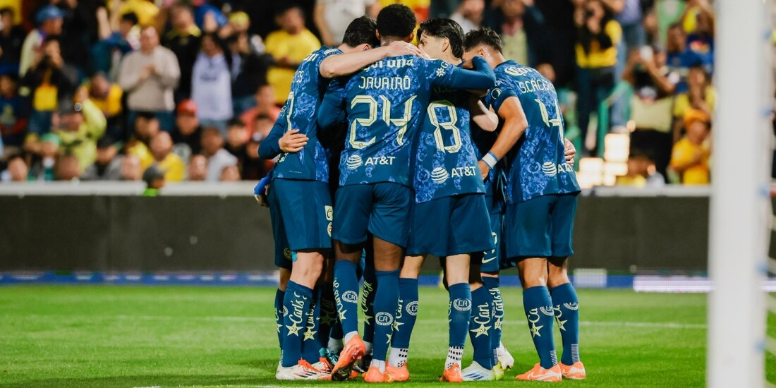 Jugadores de Club América antes de un partido de la Liga MX