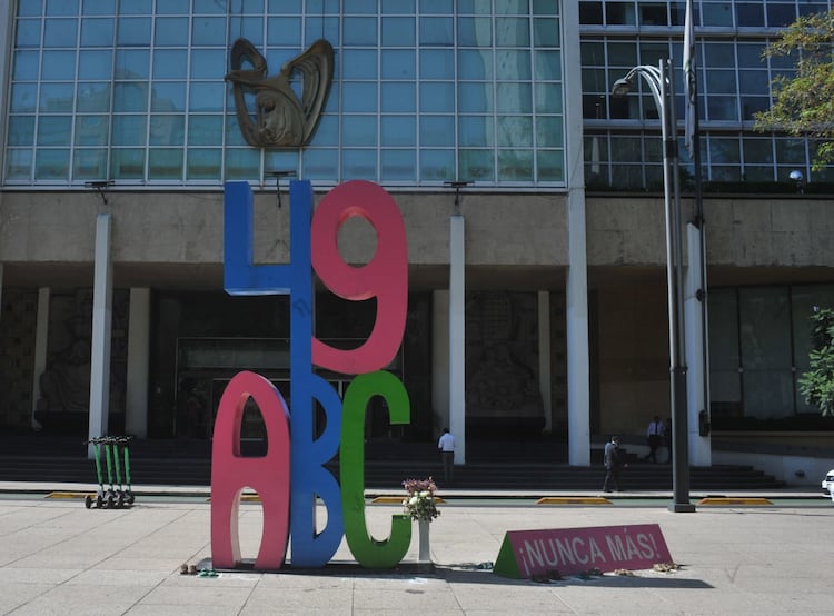 Antimonumento a los fallecidos en la Guardería ABC.