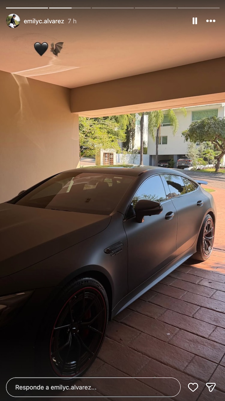 El 'Canelo' Álvarez le regaló un millonario auto a su hija Emily Cinnamon como obsequio de Navidad.