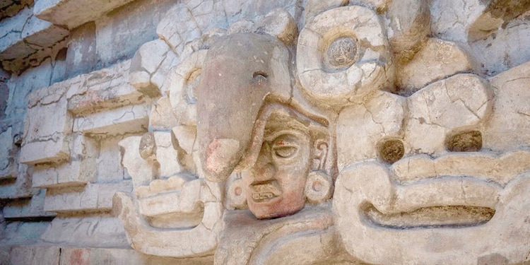 El gobernador y la secretaria de Cultura recorrieron ayer el sitio arqueológico.