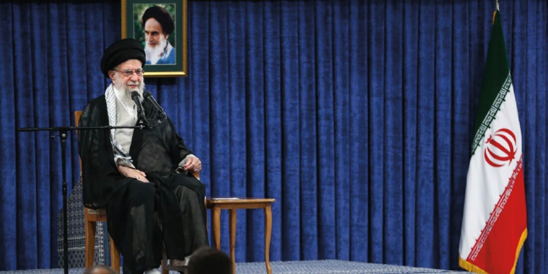 El ayatolá Alí Jamenei durante el homenaje al fallecido presidente Ebrahim Raisi, ayer.