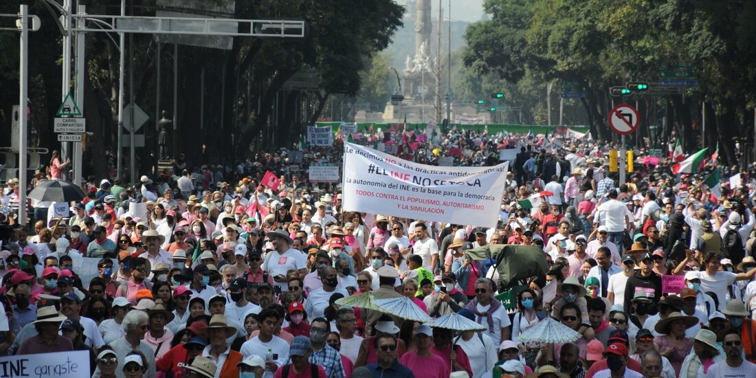 Germán Martínez dijo que si los de Morena continúan con las ridiculeces del Gobierno de la Ciudad de México o de la gobernadora de Campeche, Layda Sansores, la gente como Ricardo Monreal será bienvenida en la oposición.