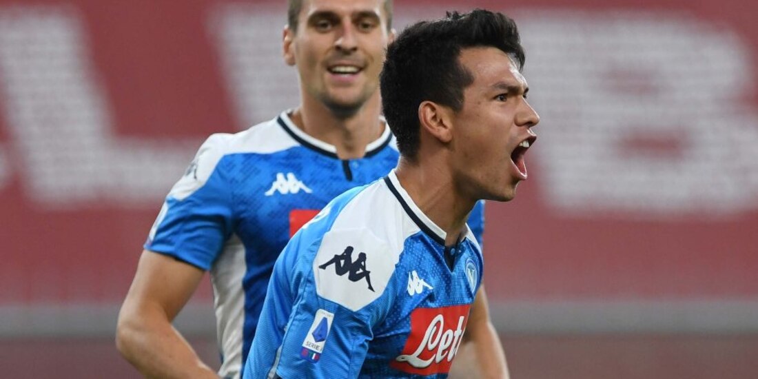 El mexicano celebra su anotación ante el Genoa