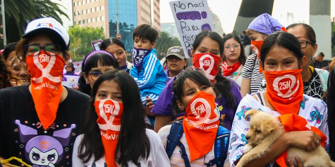 Aspecto de una marcha de mujeres en la Ciudad de México.