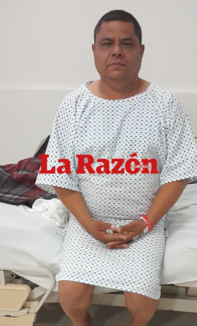 Mario Escobar compartió en exclusiva a La Razón una fotografía desde el hospital.