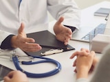 IMSS destaca labor de sus médicos y presume récord de contratación de especialistas