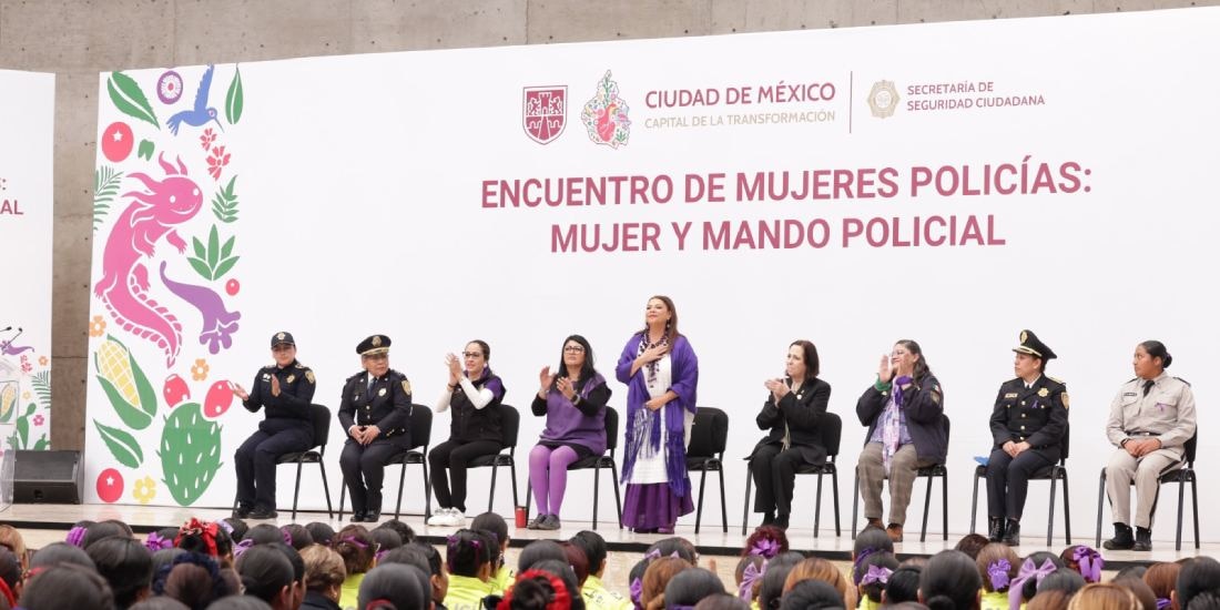 Clara Brugada reconoce a 20 mil uniformadas; anuncia premio anual de la mujer policía.