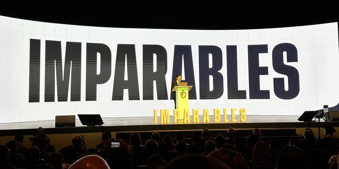 "Imparables", el lema del gobierno de Nuevo León durante presentación de Segundo Informe, en foto.