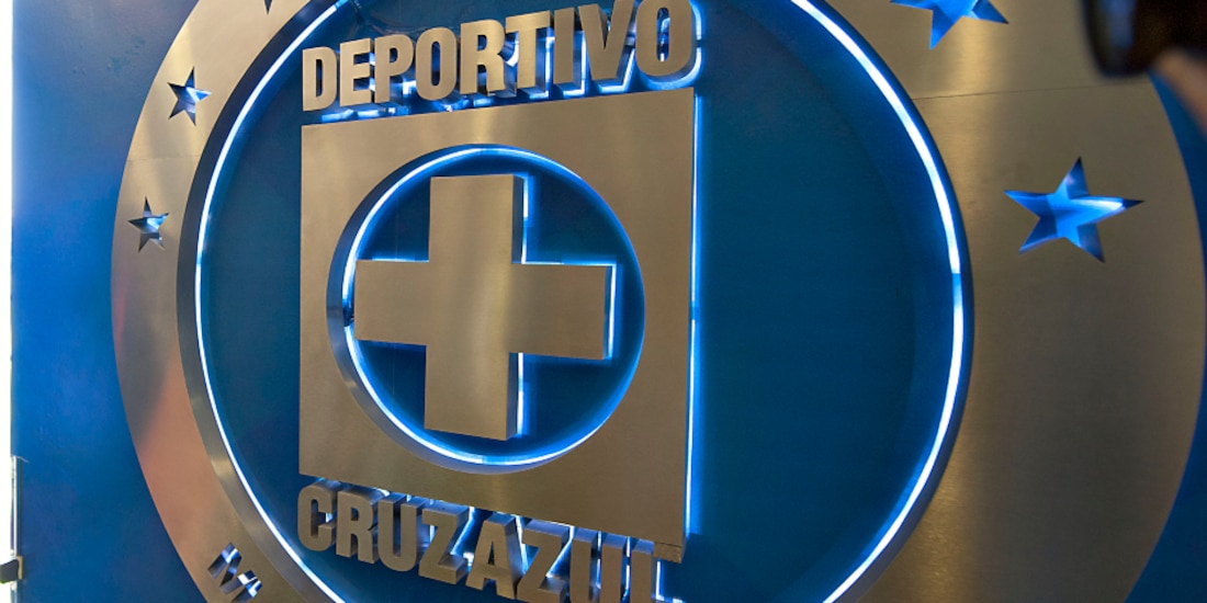 Una imagen del escudo de Cruz Azul en La Noria