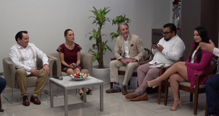 Claudia Sheinbaum Pardo, precandidata a la Presidencia de la República por Morena, el PT y el PVEM, apoyó a Joaquín Díaz