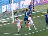 Aymeric Laporte celebra el segundo gol de España ante Eslovaquia en el cierre del Grupo E de la Eurocopa 2021.