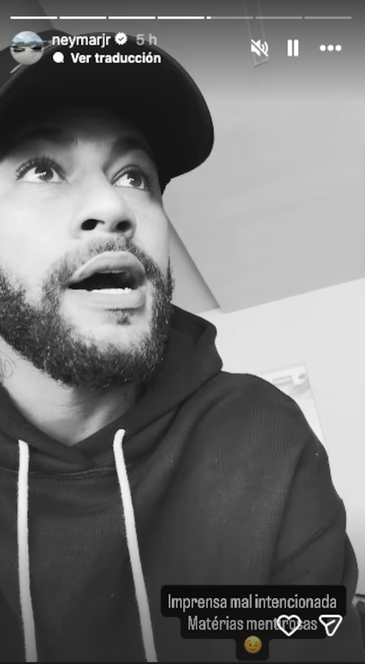 Neymar desmintió los hechos en sus instastories.