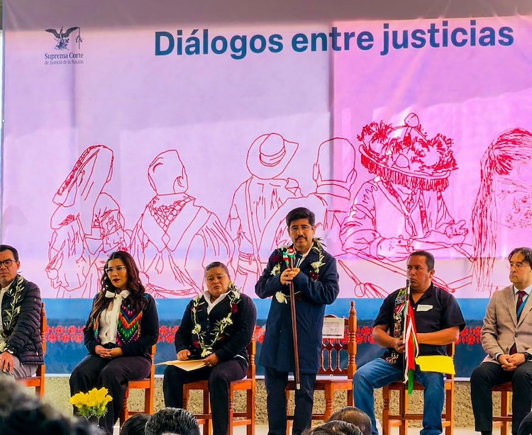 El ministro presidente Hugo Aguilar Ortiz encabezó la inauguración del Diálogo entre Justicias en Oaxaca.