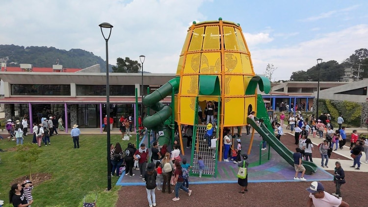 Juegos para infancias instalados en la Utopía Centli en la alcaldía Tlalpan..