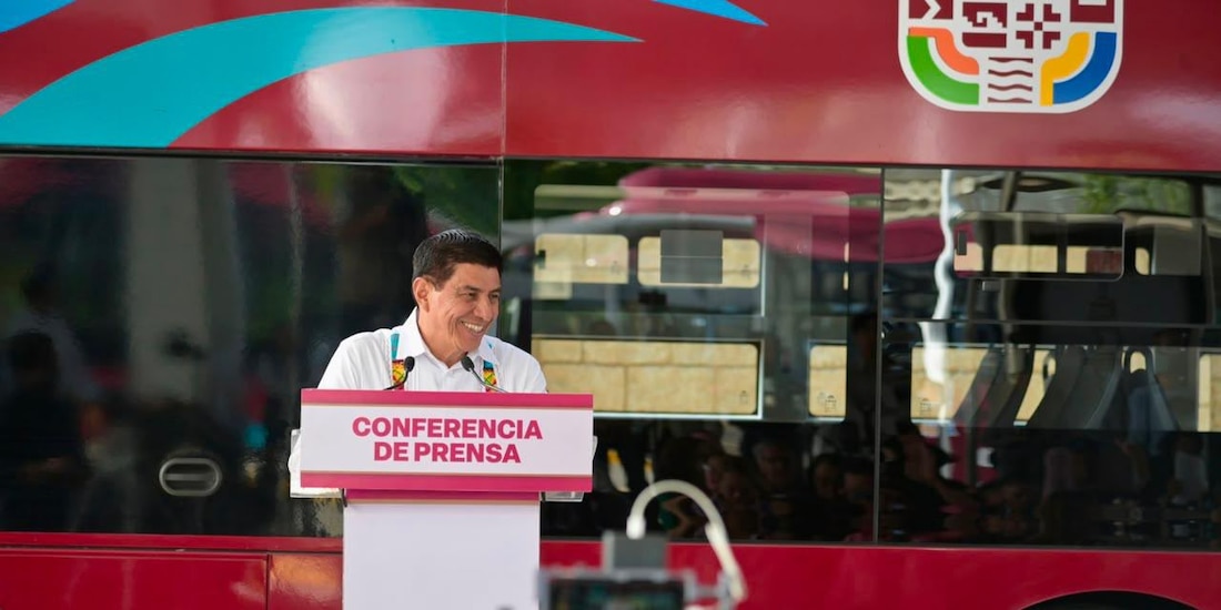 Salomón Jara encabeza el banderazo de salida de la nueva ruta del sistema BinniBus.