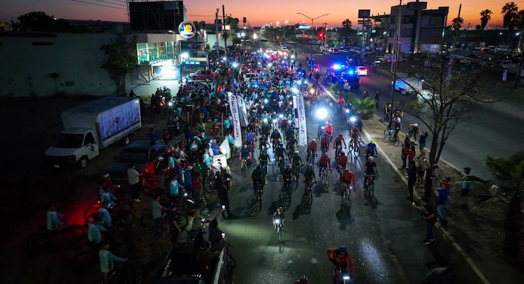 Familias sinaloenses se unieron a la rodada masiva para fomentar la movilidad sustentable y la conciencia ambiental en la capital.