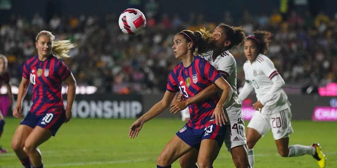 Alex Morgan fue cuestionada acerca de la posibilidad de jugar en la Liga MX Femenil durante su estancia en México por el Preolímpico Femenil de la Concacaf.