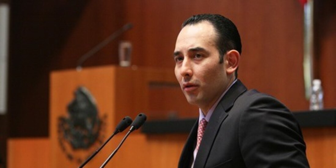 Roberto Gil Zuarth, asesor legal de la agrupación de mandatarios