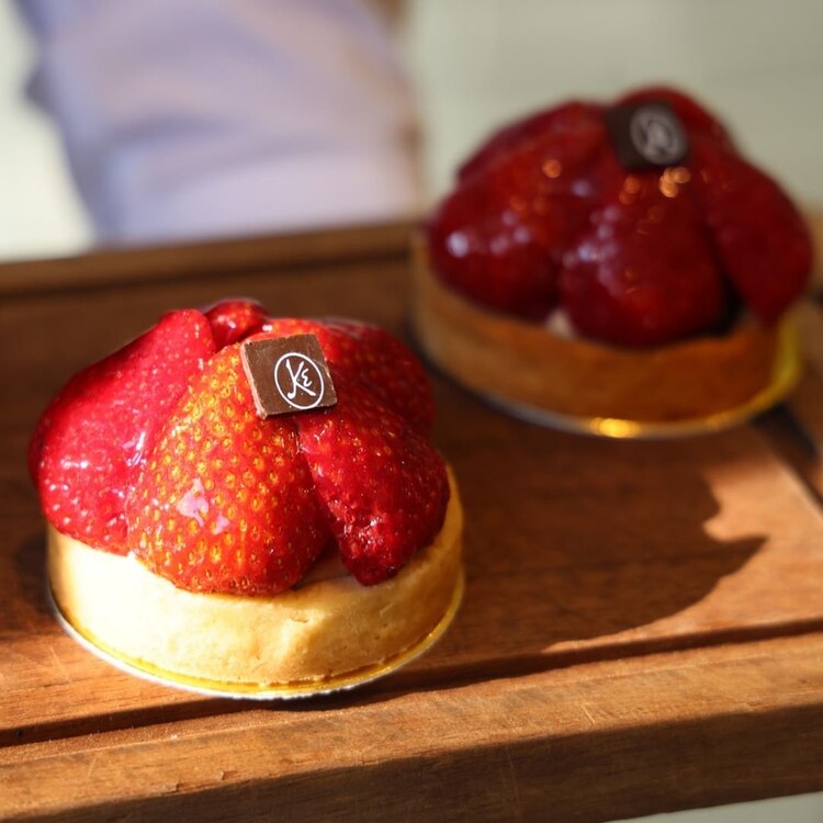 Tarta de fresa es una delicia al paladar.