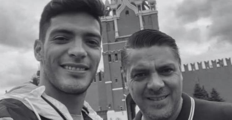 Raúl Jiménez y su padre